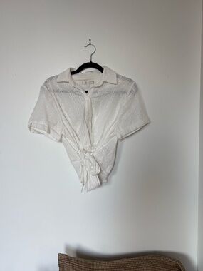 Wayf White Short-Sleeve Tie-Front Collared Top